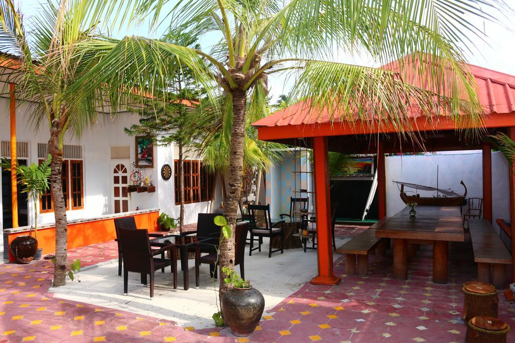 Natural Surf House Vandrerhjem Himmafushi Eksteriør bilde