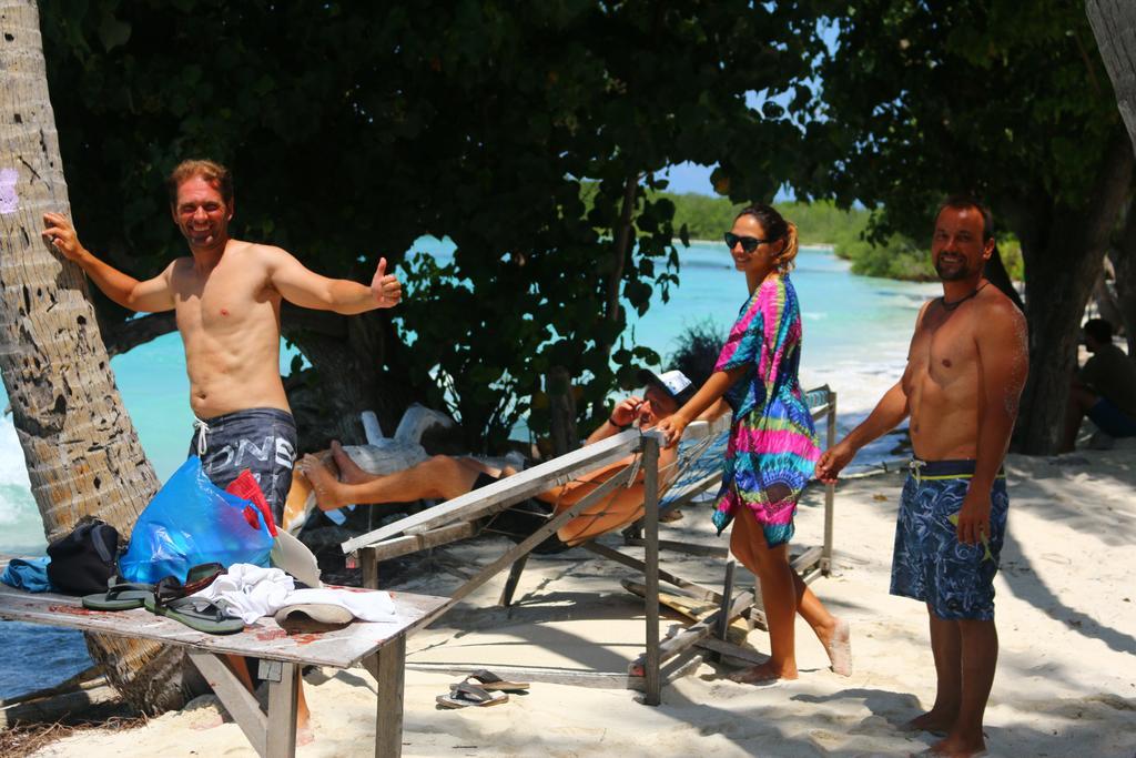 Natural Surf House Vandrerhjem Himmafushi Eksteriør bilde